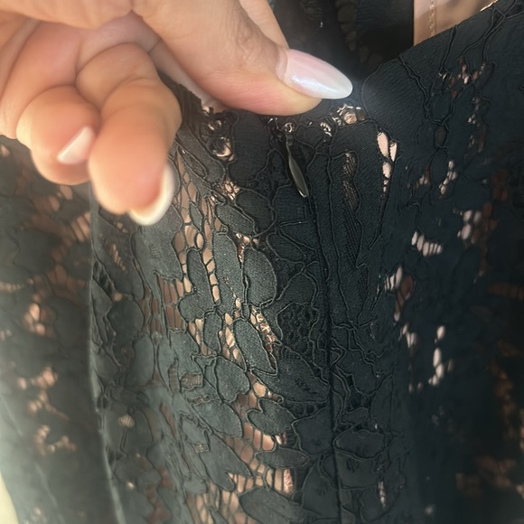 Black backless lacy dress - Picture 4 of 7